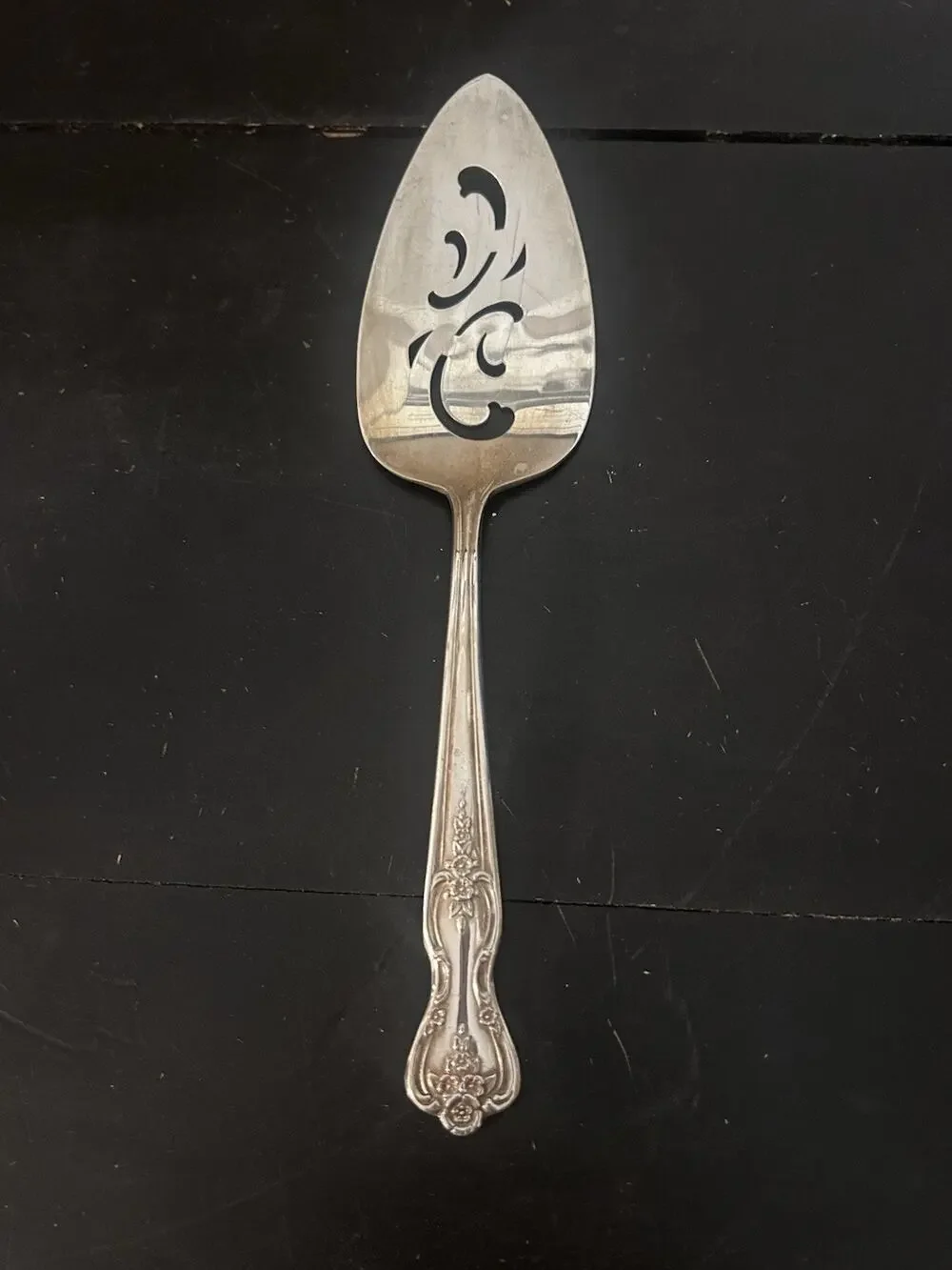 Vintage WM Rogers Mfg Co Extra Plate Silverplate Pie Cake Server Floral Ornate